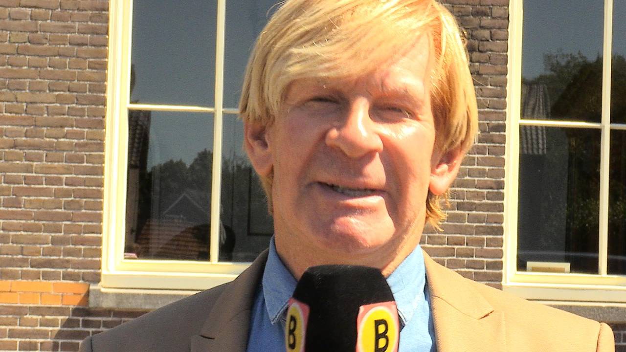 Voor even 'zanger' Addy van den Krommenacker (foto: Paul Post).