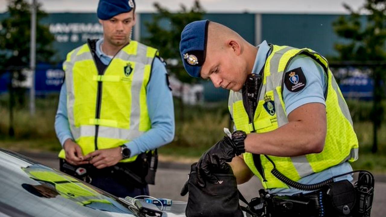 Coronanieuws Rutte Wil Huwelijken Uitstellen Brabant Code Rood Voor Belgie Omroep Brabant