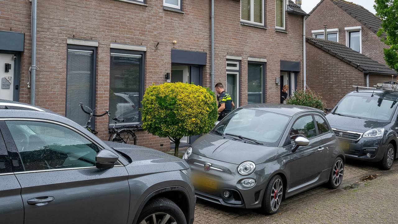 Na de diefstal werd de politie gealarmeerd (foto: Iwan van Dun/SQ Vision).