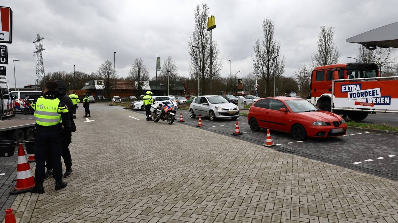 Politiecontrole in Cuijk (Foto: SK-Media/SQ Vision)