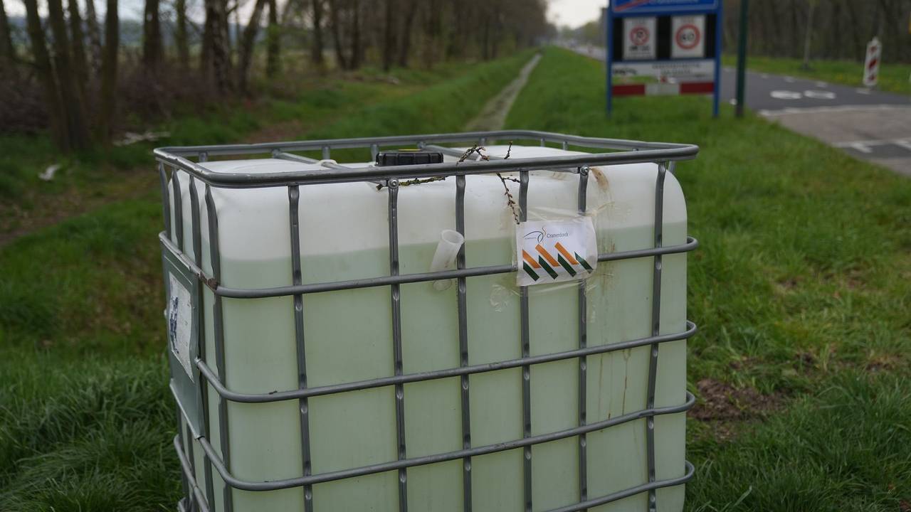 De verdachte IBC-container (foto: WdG / SQ Vision)