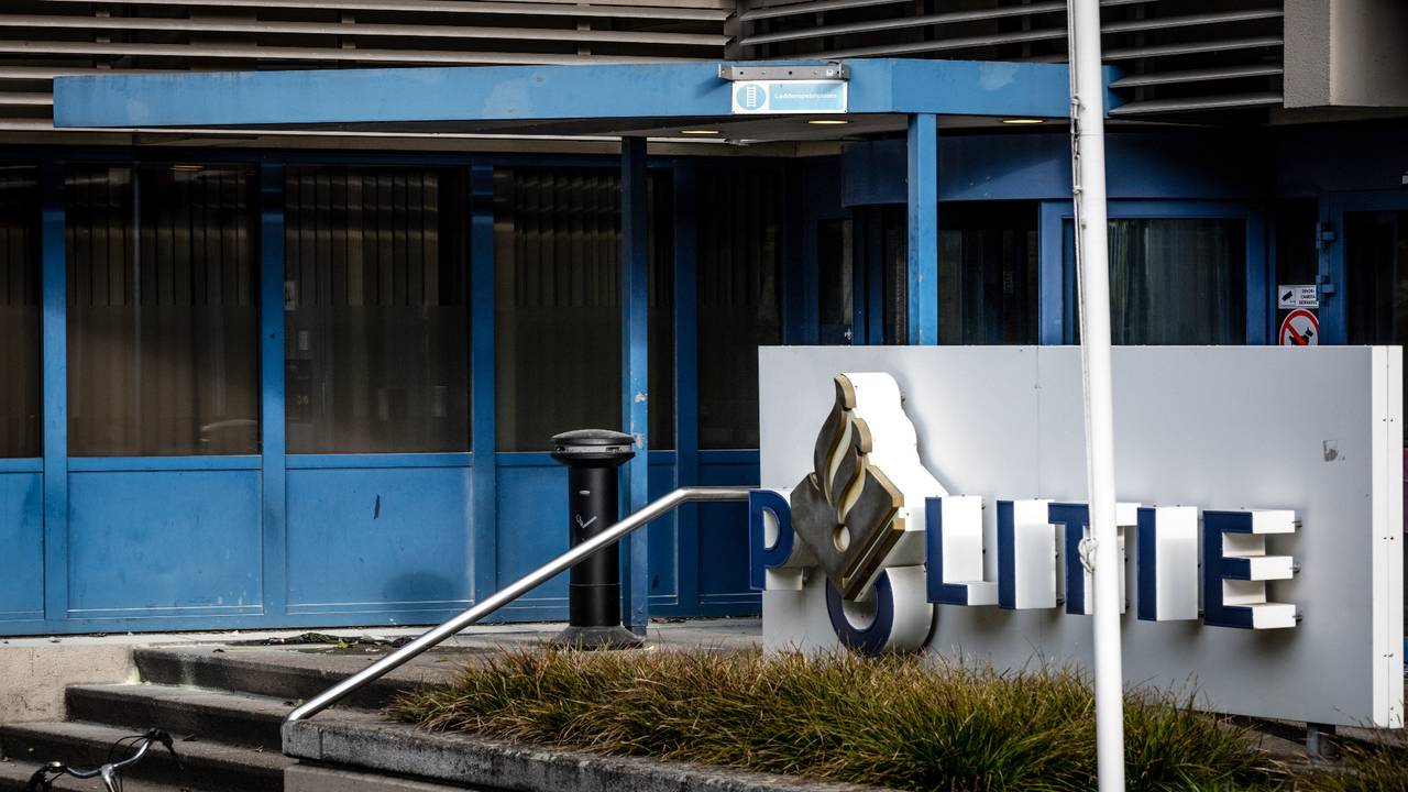 Het politiebureau aan de Mathildelaan in Eindhoven (foto: ANP).