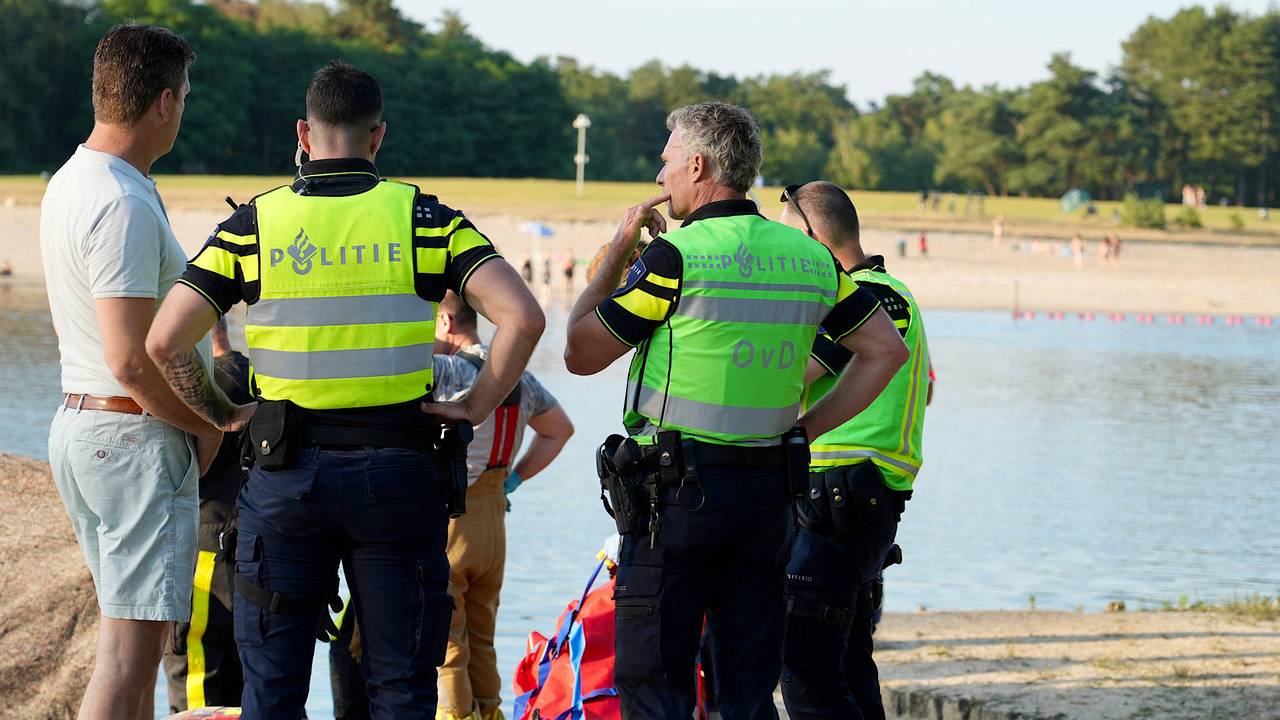 Zwemmer raakt zwaargewond bij recreatieplas in Alphen