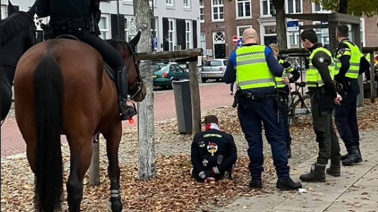 Deze Oeteldonker was vanmiddag al klaar met feestvieren (foto: Handhaving Den Bosch).