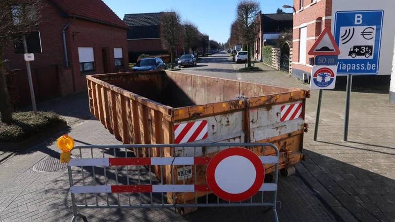 Een door corona gesloten grensovergang tussen Nederland en België.