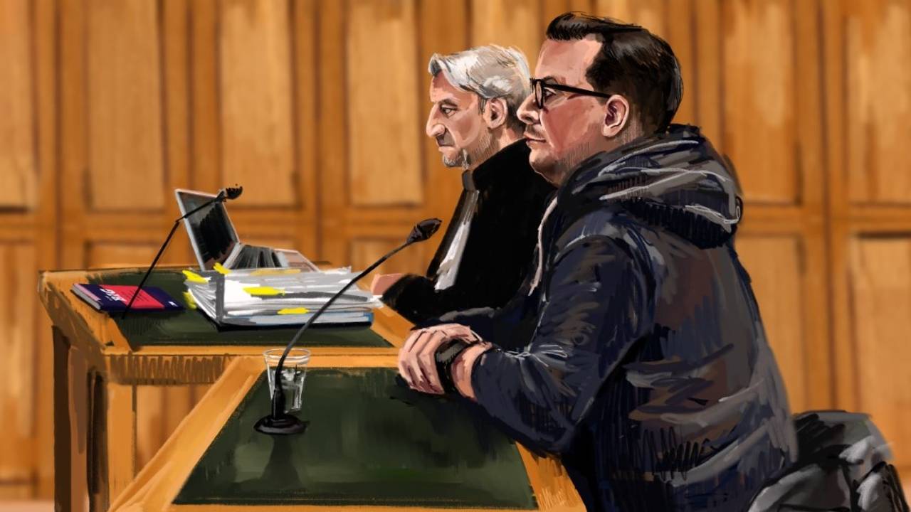Leroy S. en zijn advocaat Arthur van der Biezen (Tekening: Nicole van den Hout).