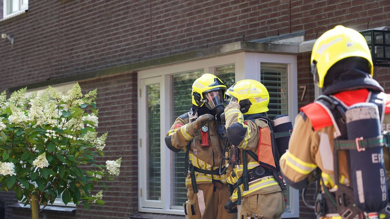De brandweer had de brand in Dongen snel onder controle (foto: Jeroen Stuve/SQ Vision).