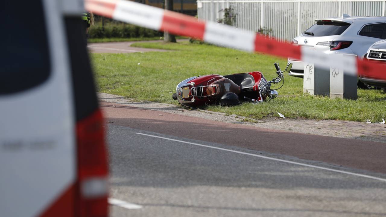 Hardloopster overleden na aanrijding door scooter in Roosendaal.