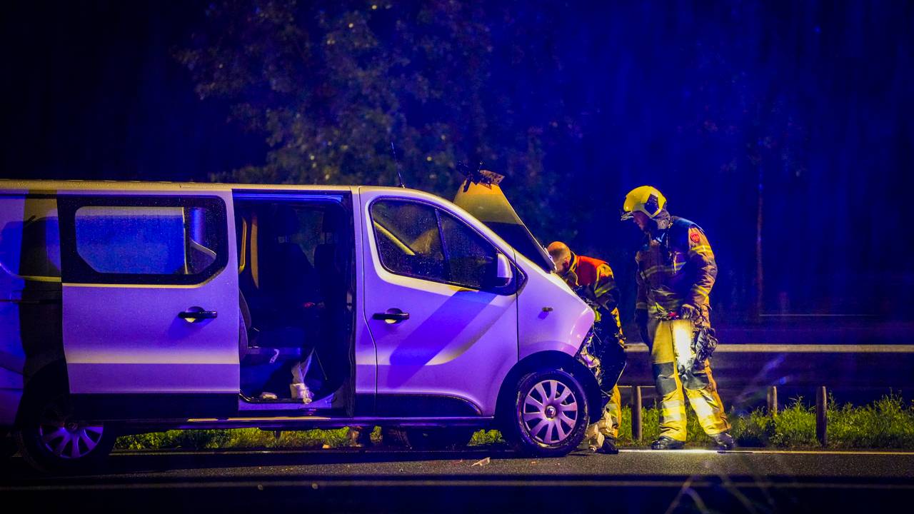 Hoe het ongeluk op de A2 bij Best kon gebeuren, wordt onderzocht (foto: SQ Vision).