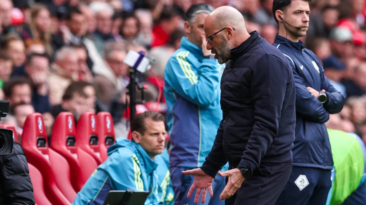 Woede bij Peter Bosz (foto: OrangePictures).