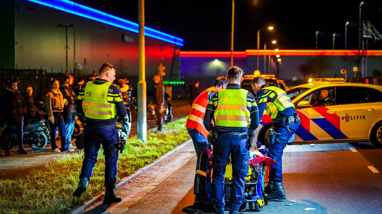 Jongen gewond bij botsing tijdens scootermeeting op bedrijventerrein.