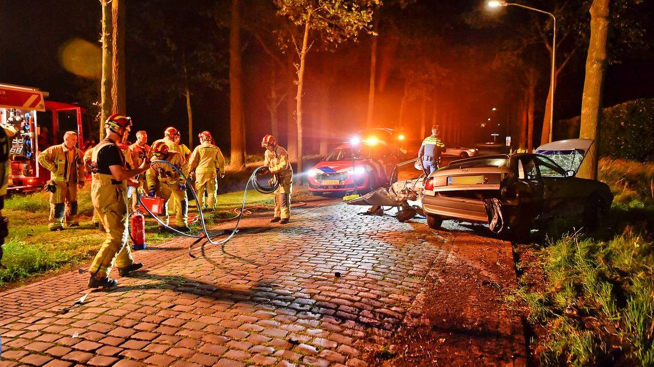 Het ging mis op de Bladelsedijk in Hulsel (foto: Rico Vogels/SQ Vision).