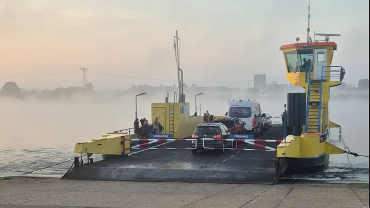 De veerpont bij Drongelen (foto: Wijkagenten Altena).