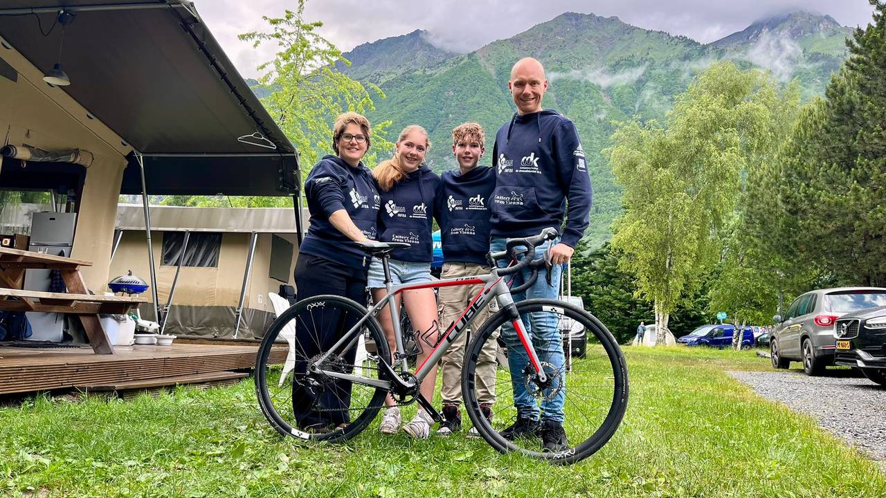 Maikel, Mieke, Lisa (14) en Lars (12) van der Heijden. (Foto: Hannelore Struijs)