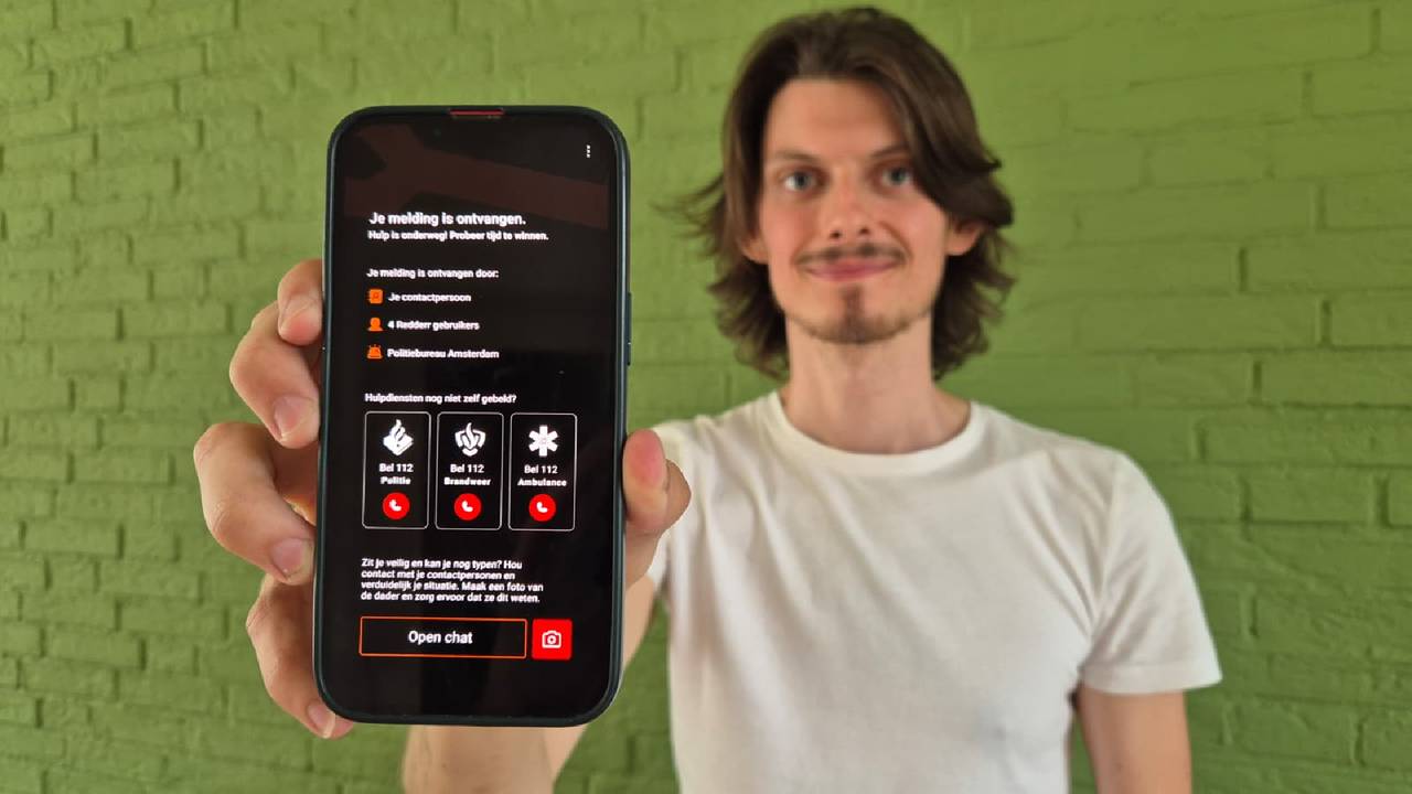 Thomas Gerrits uit Oosterhout bouwt de app 'Redderr', die onveilige situaties op straat moet voorkomen (foto: Niek de Bruijn)