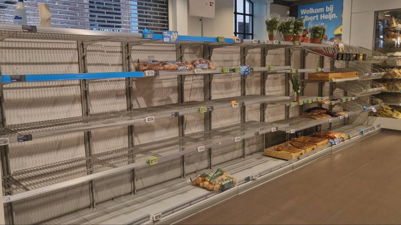 Wie nog aardappelen wil halen bij de Albert Heijn in Bergen op Zoom moet snel zijn (foto: Noël van Hooft)