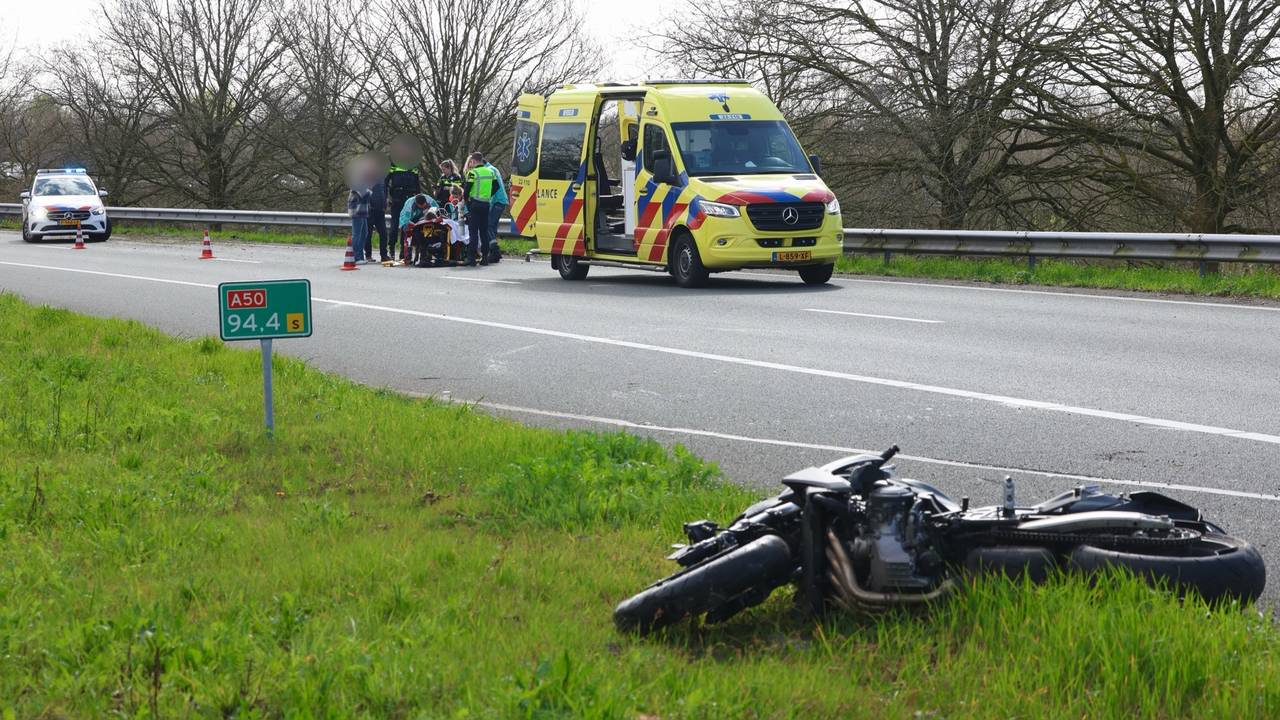Het ging mis op de verbindingsweg tussen de A50 bij Ekkersrijt en de A2 richting Best (foto: Sander van Gils/SQ Vision). 
