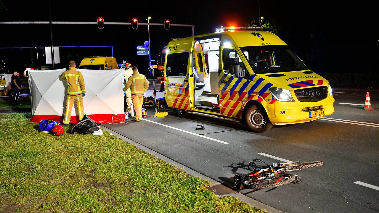 Overstekende fietser loopt ernstig hoofdletsel op bij aanrijding.