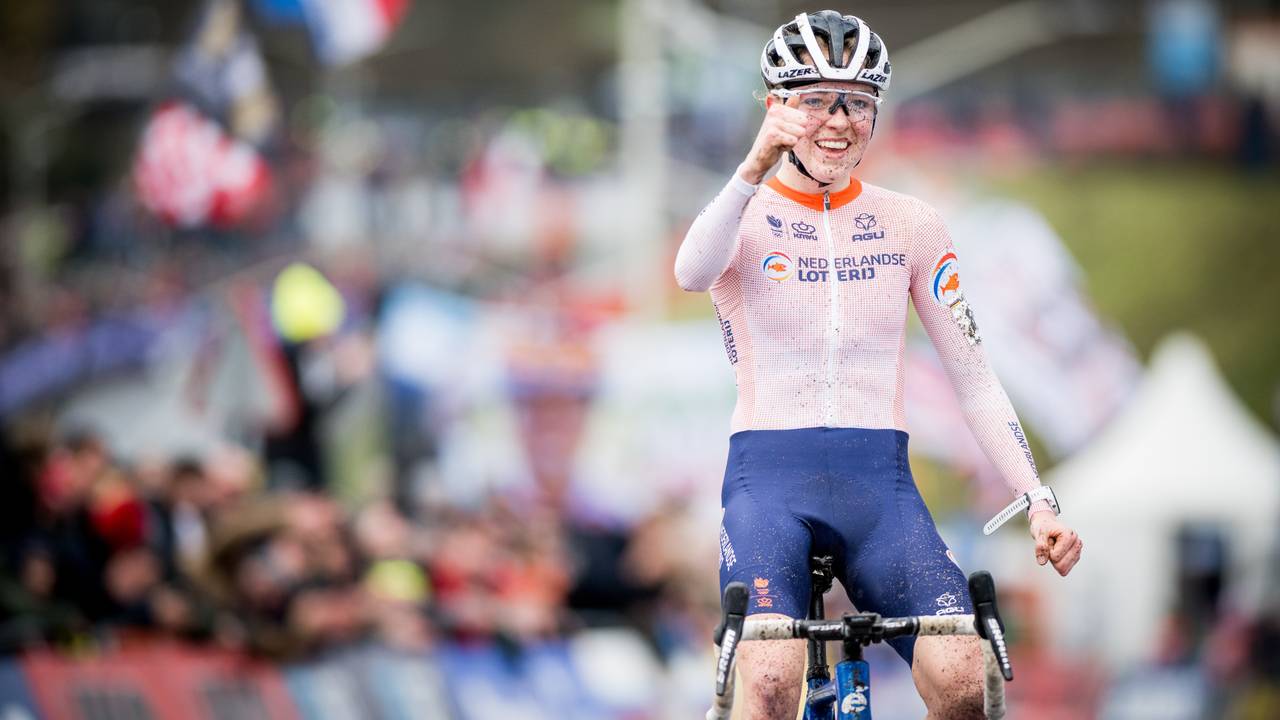 Fem van Empel, sinds zaterdag de nieuwe wereldkampioene veldrijden (foto: ANP 2023).