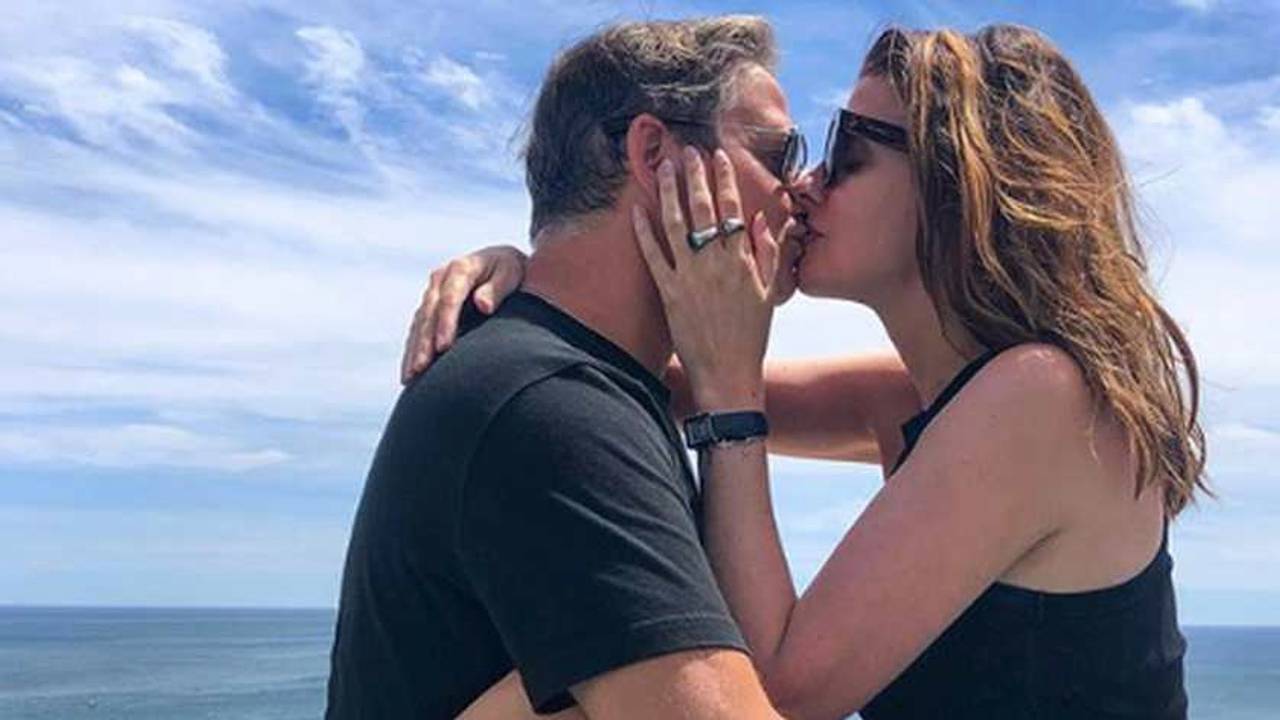 Guus Meeuwis heeft zijn vriendin Manon Meijers ten huwelijk gevraagd (foto: Instagram).