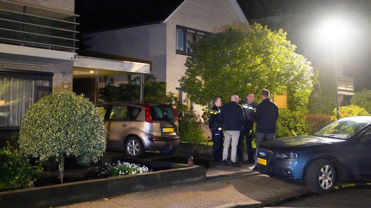 De politie onderzoekt de overval aan de Haagwinde in Vught (foto: Bart Meesters).