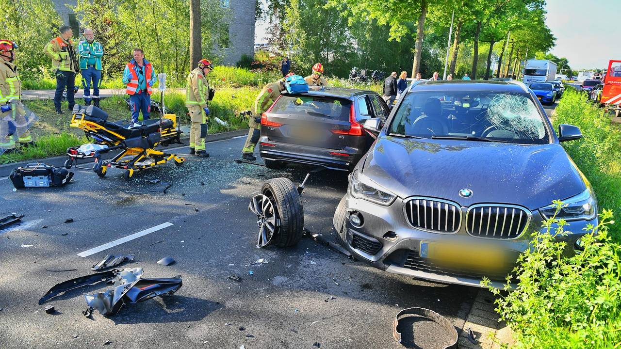 De schade aan de auto's was groot (foto: SQ Vision/Rico Vogels).