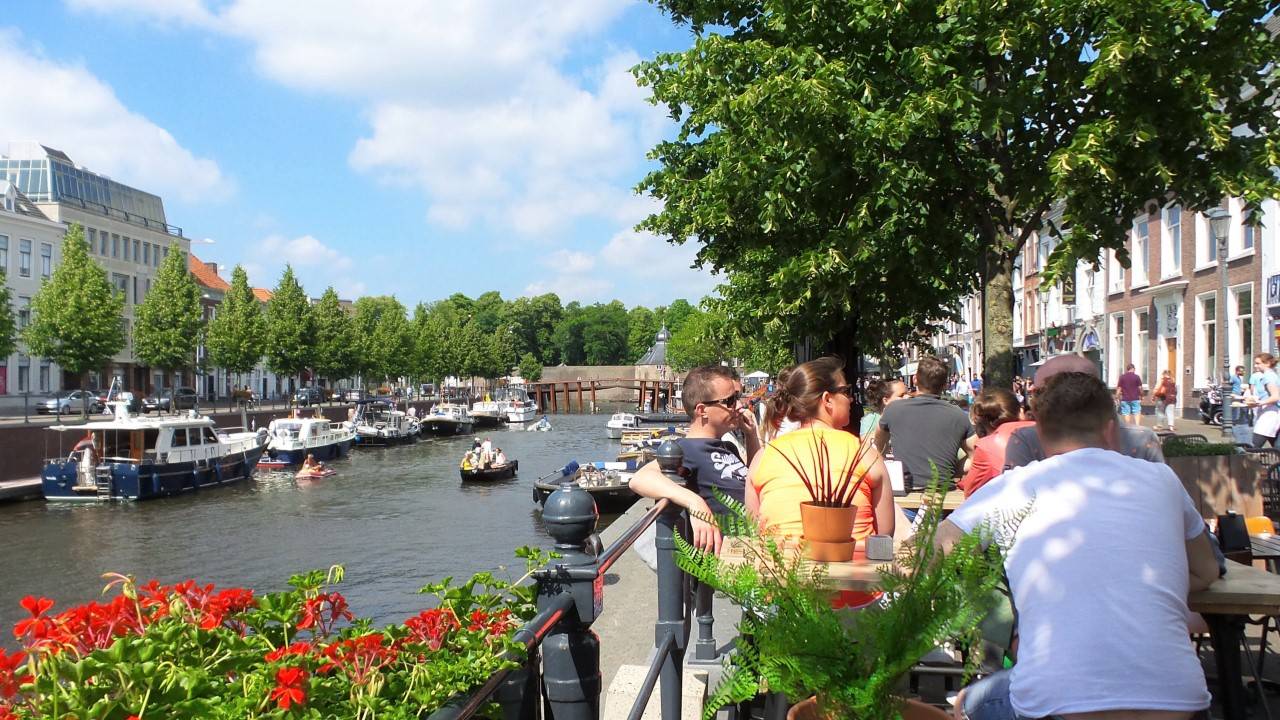 Genieten in Breda (foto: Henk Voermans).
