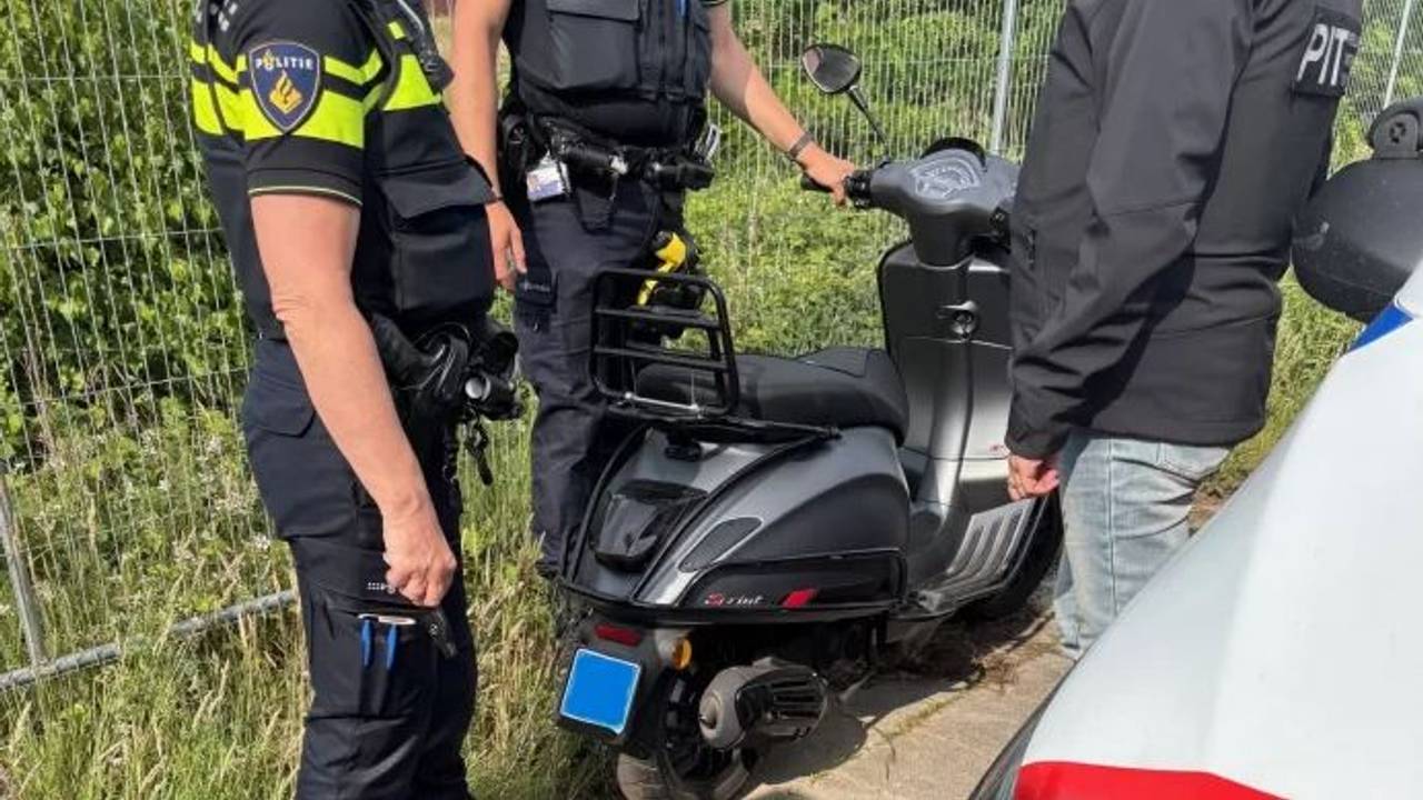 Een van de gestolen scooters