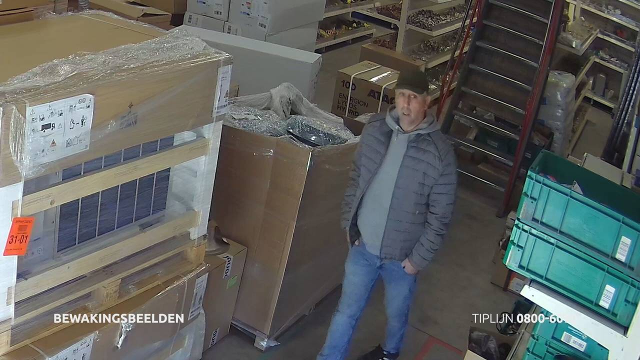 Een van de dieven in beeld (foto: Omroep Brabant).