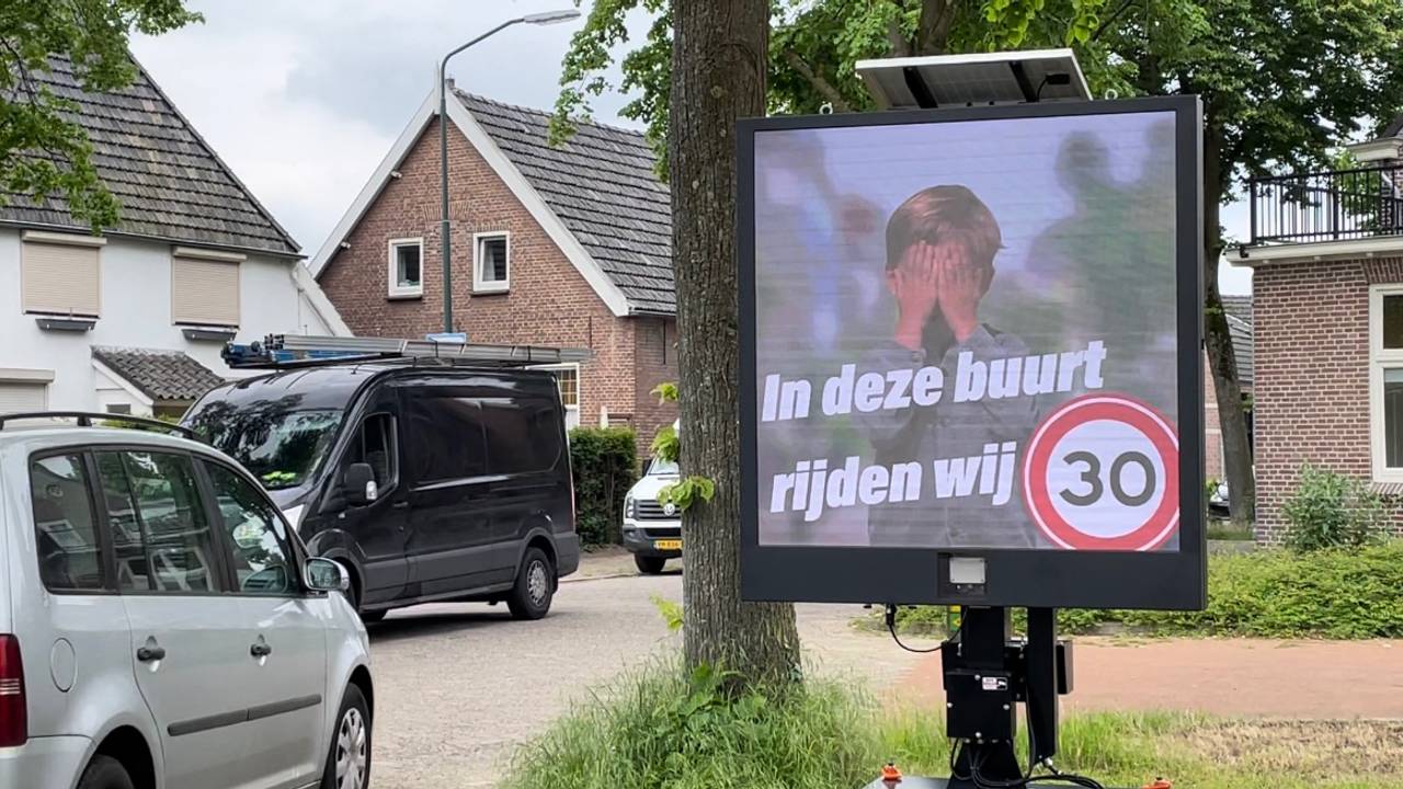 Dit bord moet automobilisten motiveren zich aan de snelheid te houden (foto: Megan Hanegraaf).