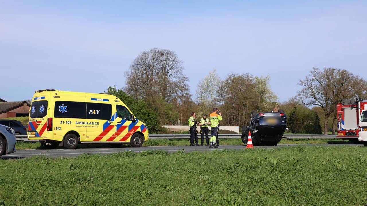 Hoe het mis kon gaan op de A50 bij Sint-Oedenrode wordt onderzocht (foto: Sander van Gils/SQ Vision).