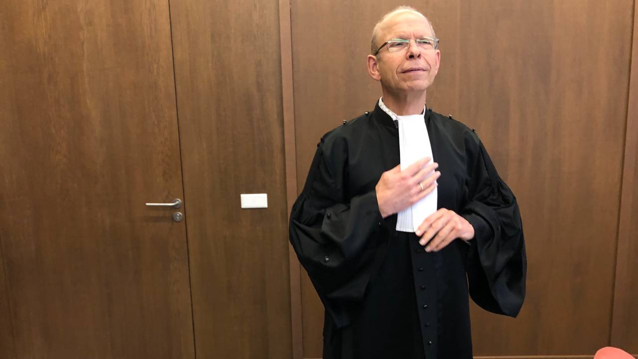 Gerrit van der Burg in zijn originele toga (foto: Willem-Jan Joachems).