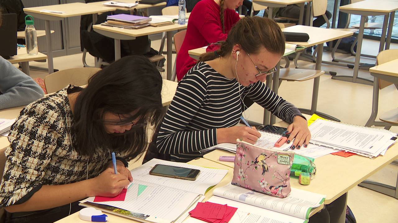 Coronanieuws: middelbare scholen vanaf 31 mei weer ...