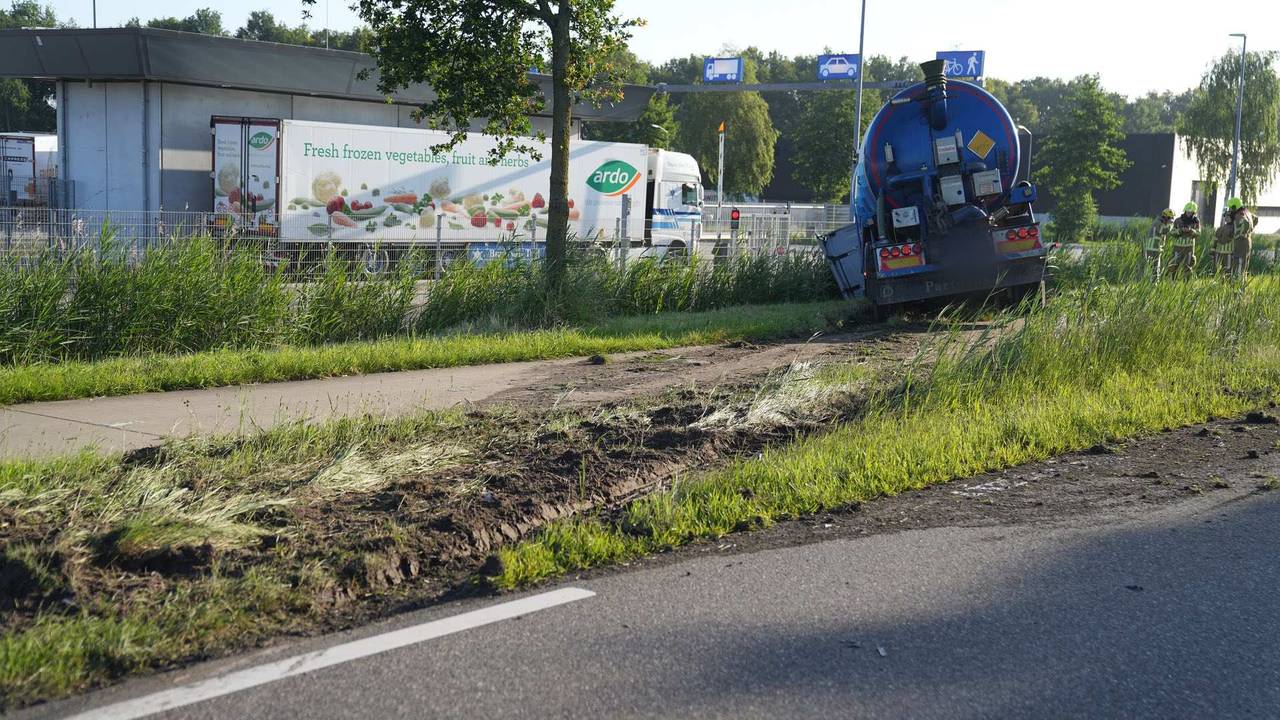 Hoe het mis kon gaan op de N564 tussen Budel en Weert wordt onderzocht (foto: WdG/SQ Vision).