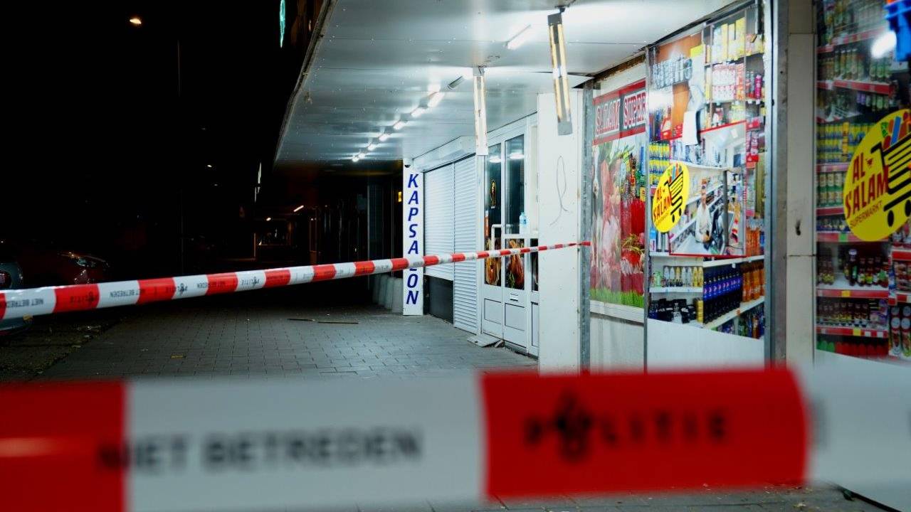 De explosie vond zondag rond middernacht plaats (foto: Bart Meesters).