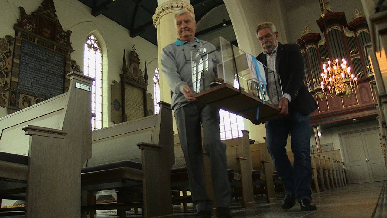 De Stad Geertruidenberg 2 is herbouwd, gedoopt en 'te water' gelaten 