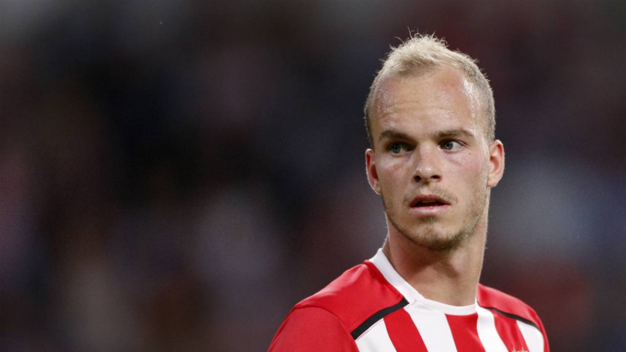 Jorrit Hendrix is niet blij bij PSV (foto: VI Images)