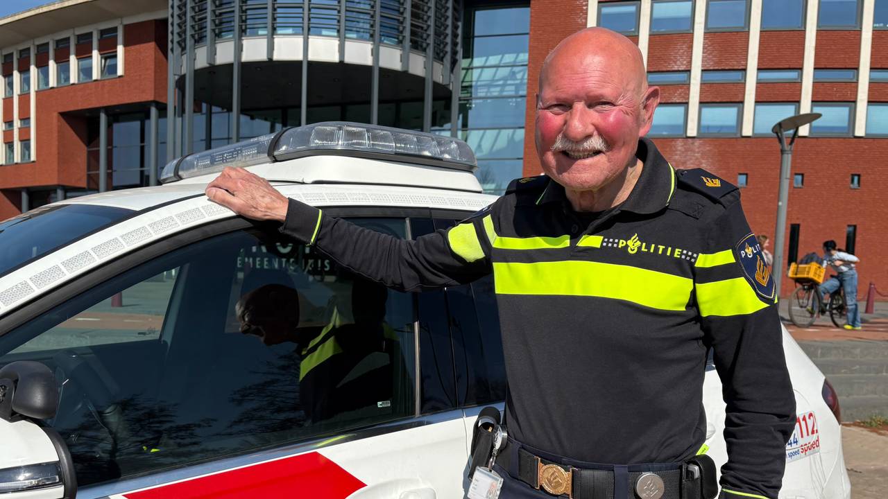 Dirk van Dellen stopt op tachtigjarige leeftijd als politievrijwilliger (foto: Erik Peeters).