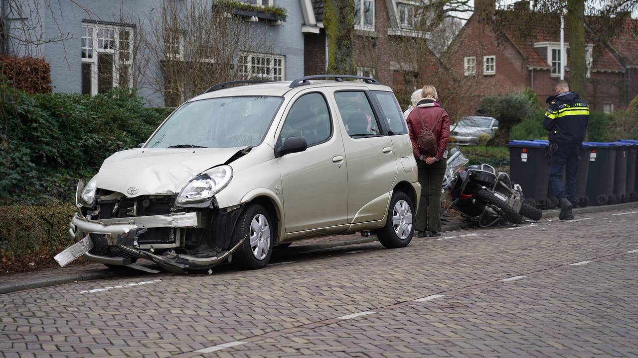 Het ongeluk gebeurde op de Lage Ham in Dongen (foto: Jeroen Stuve/SQ Vision).