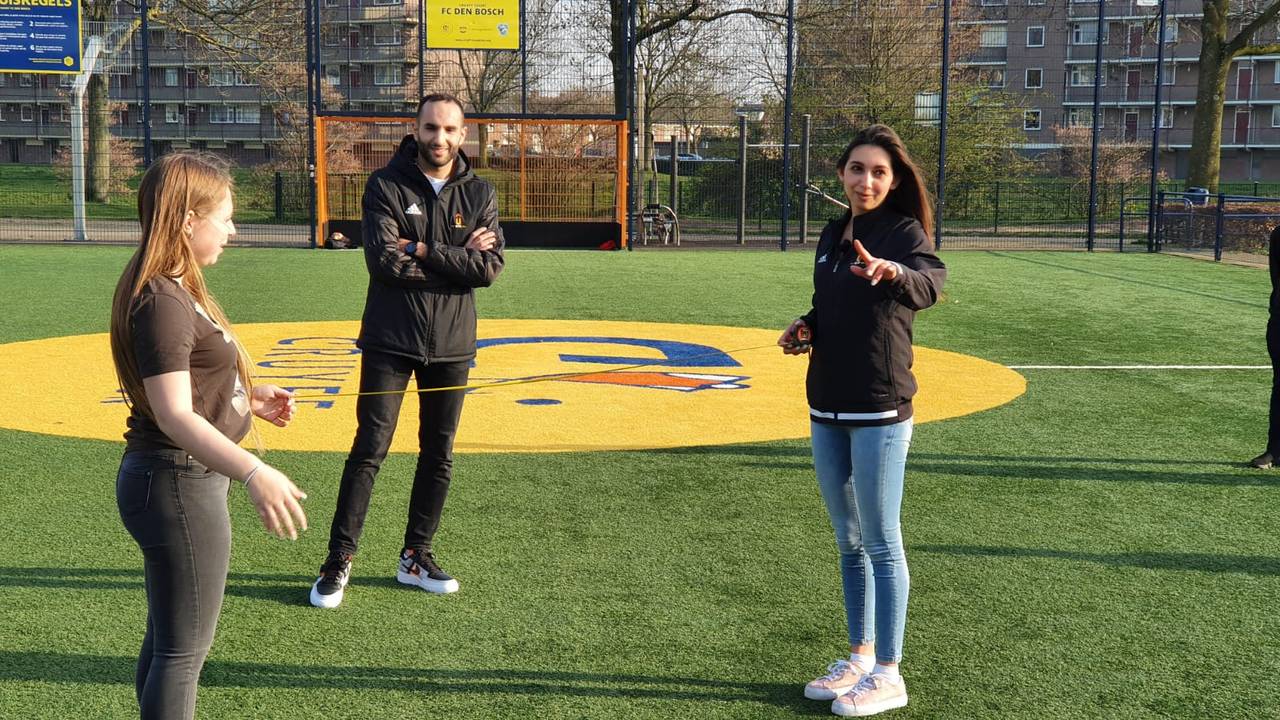 Het is rustiger op de speelveldjes in Den Bosch merken jongerenwerkers