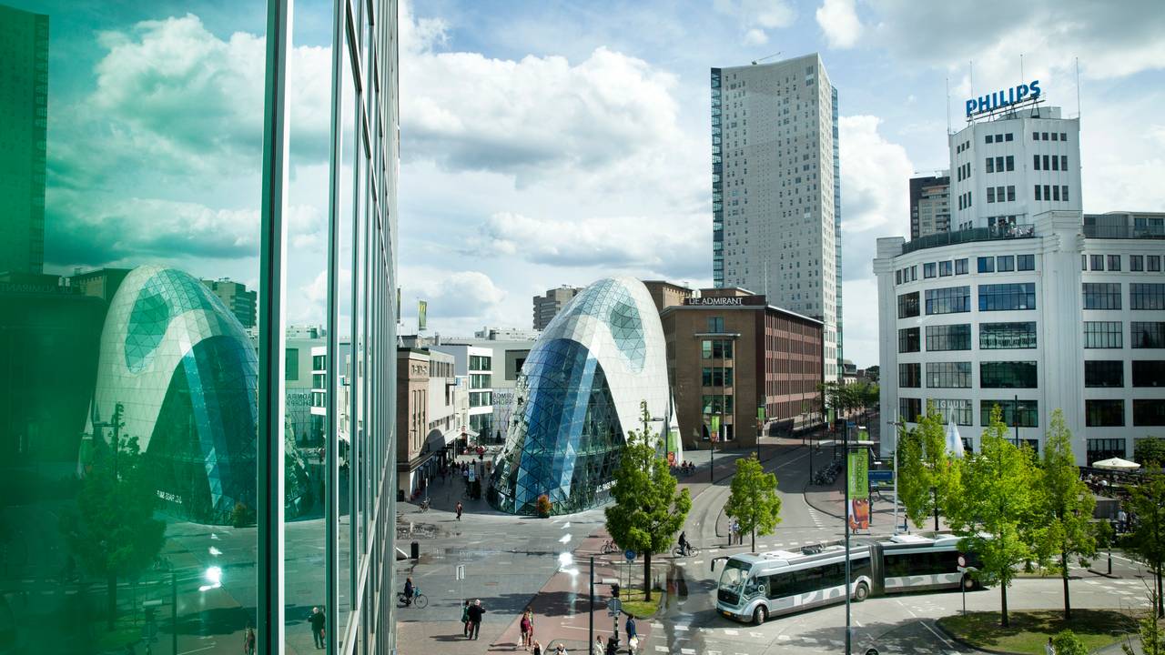 Archieffoto van de Blob, de Lichttoren en op de achtergrond de Admirant (foto: Ton Toemen/HH).