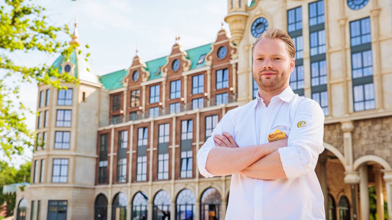 Teun moet nog even wachten voor hij daadwerkelijk de keuken in kan (foto: De Efteling).