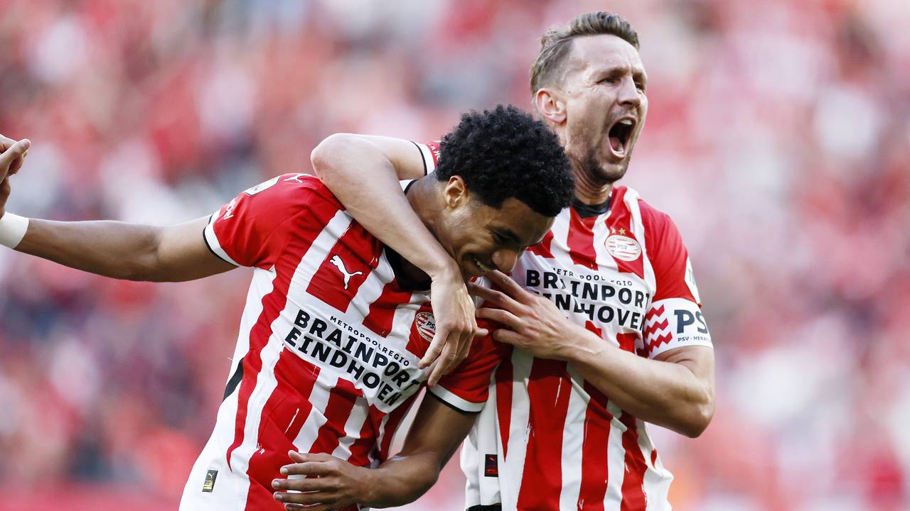 Vreugde na de openingsgoal van Malik Tillman bij PSV - Heracles Almelo. (Foto: ANP, Koen van Weel)