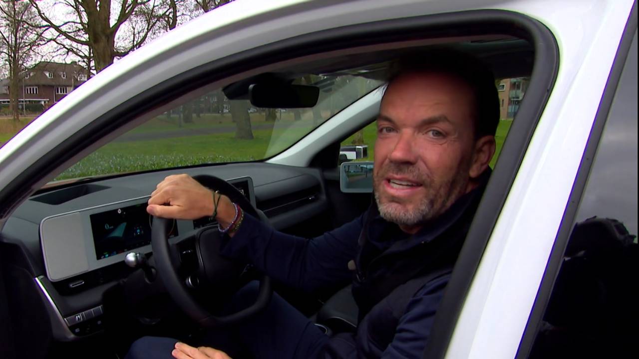 Robert Doornbos zit zondag achter het stuur van de Catcher Car.