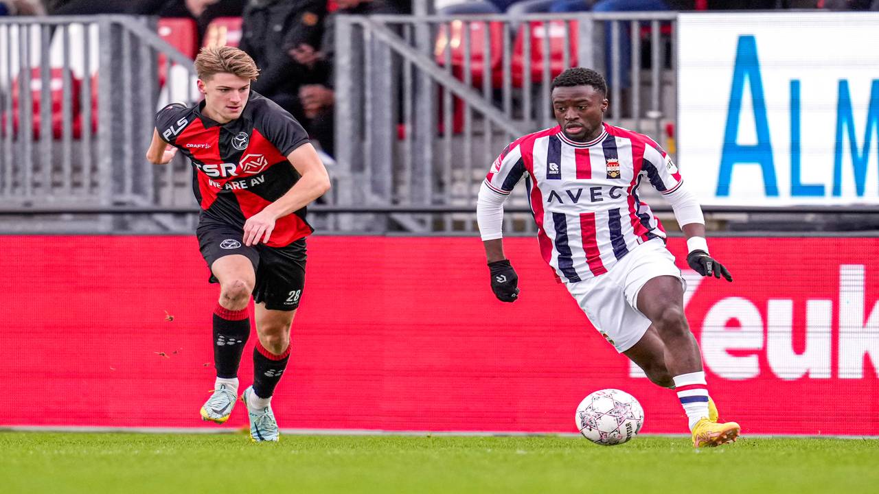 Leeroy Owusu van Willem II in actie tegen Almere City (foto: Orange Pictures)