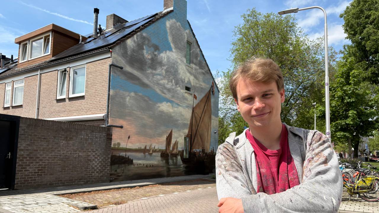 Stanley besteedde bijna 200 uur aan deze enorme muurschildering (foto: Pieter Soethout)