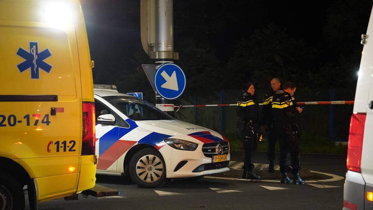 Hoe het ongeluk op de Bovensteweg in Oosterhout kon gebeuren, wordt onderzocht (foto: Jeroen Stuve/SQ Vision).