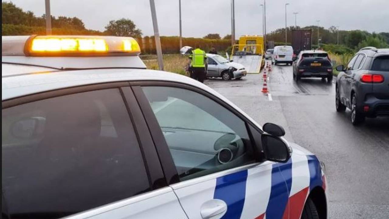 Het ongeluk gebeurde op de Burgemeester Letschertweg in Tilburg (foto: Instagram politie Langstraat).
