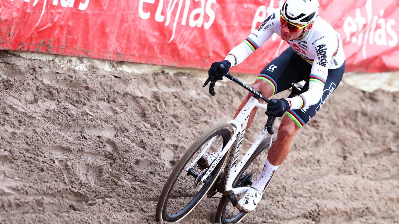 Mathieu van der Poel maakt indruk met tiende crosszege op rij (Foto: ANP)