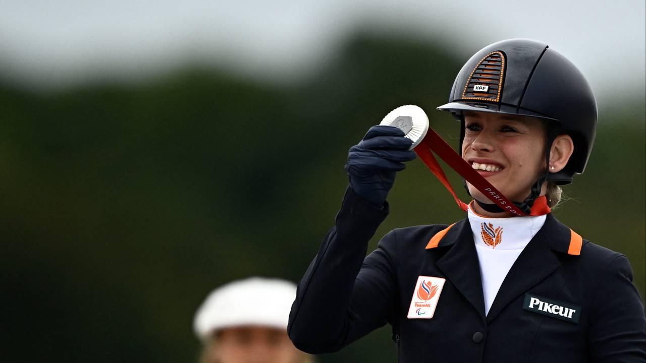 Rixt van der Horst pakte drie keer zilver bij de Paralympische Spelen in Parijs (foto: Julien de Rosa).
